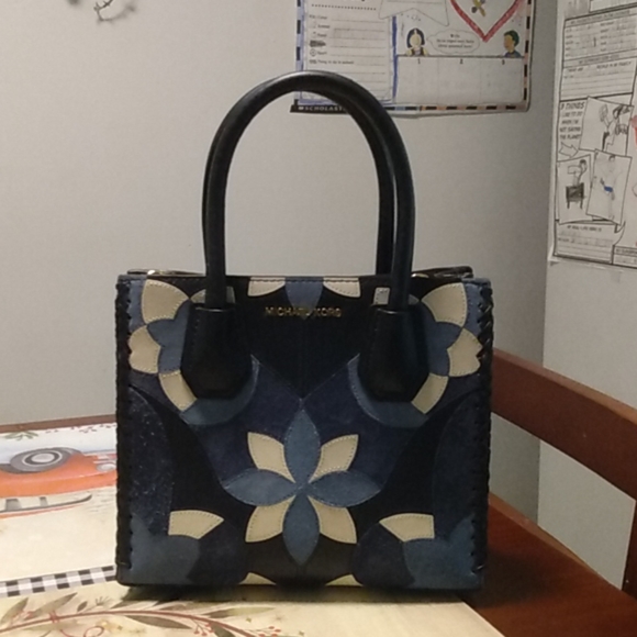 Michael Kors handbag - Picture 1 of 2